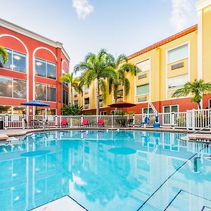 Holiday Inn Express Hotel & Suites Bradenton West, An Ihg Hotel